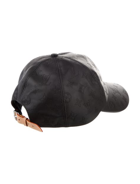 monogram shadow cap louis vuitton.